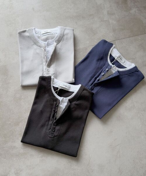 FFEIN(フェイン)の「【FFEIN(フェイン)】フェイクレイヤードヘンリーネックショート丈Tシャツ/ Tシャツ ヘンリーネック 半袖 レイヤード ワンポイント シンプル 【短丈】(Tシャツ/カットソー・メンズ・ネイビー/グレー/ブラック・MEDIUM/SMALL/LARGE)」の22枚目の写真