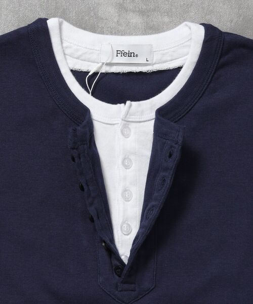 FFEIN(フェイン)の「【FFEIN(フェイン)】フェイクレイヤードヘンリーネックショート丈Tシャツ/ Tシャツ ヘンリーネック 半袖 レイヤード ワンポイント シンプル 【短丈】(Tシャツ/カットソー・メンズ・ネイビー/グレー/ブラック・MEDIUM/SMALL/LARGE)」の9枚目の写真