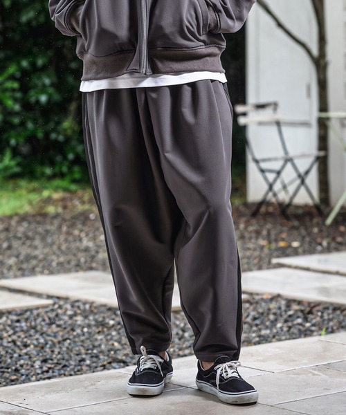 CAMBIO(カンビオ)の「mp15173- ストレッチサイドラインテーパードパンツ(CMB-R0228)(スウェットパンツ・メンズ・チャコール/ブラック/ネイビー・L/M/S)」の2枚目の写真