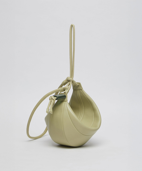 Archivepke(アーカイブエプク)の「Fling bag(Olive beige)_OVBAX26002OBG(ショルダーバッグ・レディース・その他・OS)」の3枚目の写真