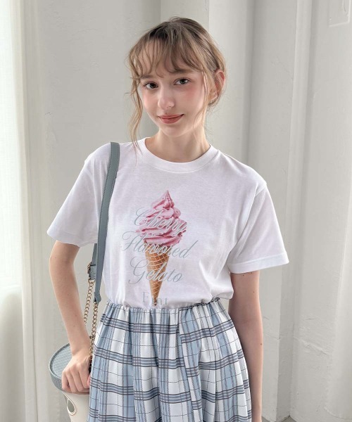 F i.n.t(フィント)の「スウィーツプリントTシャツ/fint フィント(Tシャツ/カットソー・レディース・アイボリー系2/アイボリー系1/ホワイト系3/ホワイト系2/ホワイト系1/アイボリー系3・FREE)」の1枚目の写真