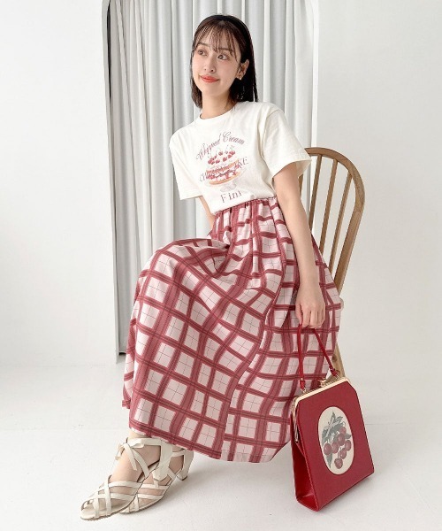 F i.n.t(フィント)の「スウィーツプリントTシャツ/fint フィント(Tシャツ/カットソー・レディース・アイボリー系2/アイボリー系1/ホワイト系3/ホワイト系2/ホワイト系1/アイボリー系3・FREE)」の22枚目の写真