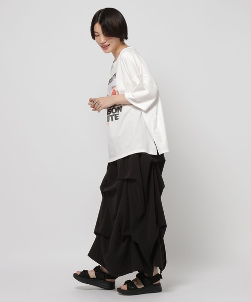 niko and...(ニコアンド)の「アソートフォトBIGTシャツ(Tシャツ/カットソー・レディース・ネイビー/オフホワイト/チャコール/ナチュラル・LARGE/MEDIUM)」の22枚目の写真