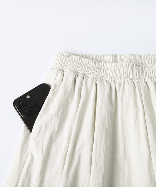 AMELY(エミリー)の「プリーツキャミ ワイドパンツセットアップ(セットアップ・レディース・ブラック系その他/カーキブラウン/ブラウン系その他/ブラック/ライトベージュ・フリー)」の17枚目の写真