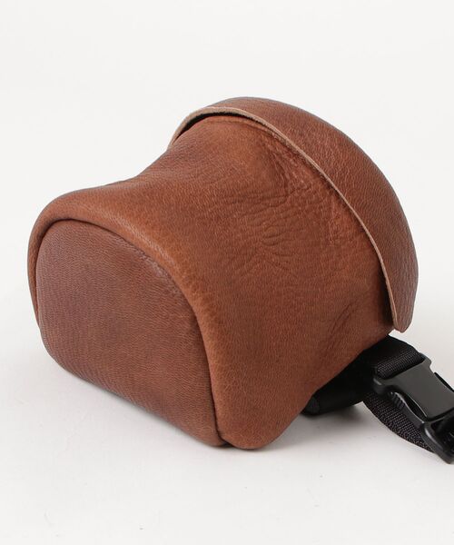 macromauro(マクロマウロ)の「【macromauro】 DEER LEATHER WAIST BAG S(ボディバッグ/ウエストポーチ・メンズ・ブラック/ブラウン・SMALL)」の4枚目の写真