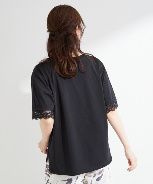 SHOO・LA・RUE(シューラルー)の「【ひんやり/UV/S-LL】柄アソート お袖レースが旬顔 上品に決まる大人Tシャツ(Tシャツ/カットソー・レディース・チャコール/ホワイト系1/ベージュ系その他4/ホワイト/ブラック/ピンク系その他・01/04/02/03)」の13枚目の写真