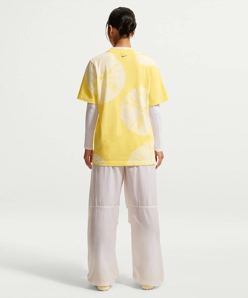 NIKE(ナイキ)の「ナイキ スポーツウェア ウィメンズ Tシャツ / Nike Sportswear Women's T-Shirt IW1212-722 Soft Yellow(Tシャツ/カットソー・レディース・イエロー系その他2・XS/XL/S/M/L)」の5枚目の写真
