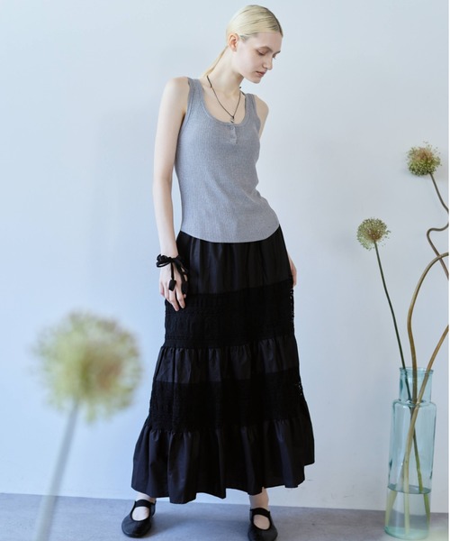 flaeu(フラユ)の「Lace Panel Tiered Skirt(スカート・レディース・ブラック・FREE)」の2枚目の写真
