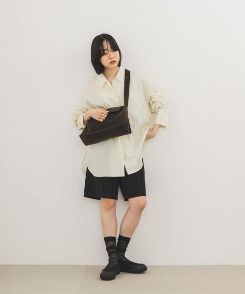 KBF(ケイビーエフ)の「サイドアシンメトリーショルダーBAG(ショルダーバッグ・レディース・ダークブラウン/キャメル・ONE)」の7枚目の写真