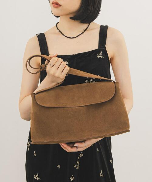 KBF(ケイビーエフ)の「サイドアシンメトリーショルダーBAG(ショルダーバッグ・レディース・ダークブラウン/キャメル・ONE)」の15枚目の写真