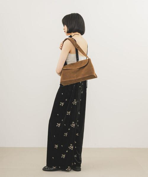 KBF(ケイビーエフ)の「サイドアシンメトリーショルダーBAG(ショルダーバッグ・レディース・ダークブラウン/キャメル・ONE)」の19枚目の写真