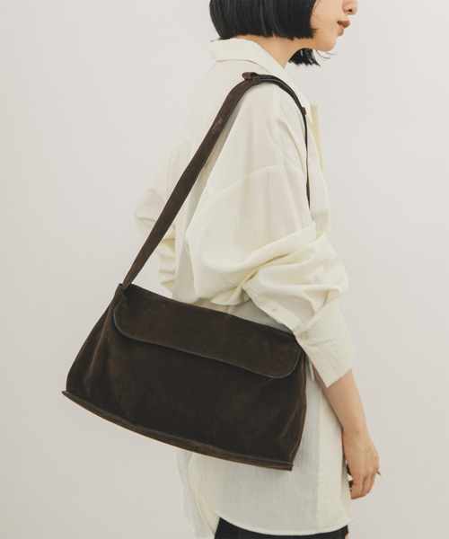 KBF(ケイビーエフ)の「サイドアシンメトリーショルダーBAG(ショルダーバッグ・レディース・ダークブラウン/キャメル・ONE)」の3枚目の写真
