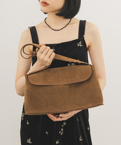 KBF(ケイビーエフ)の「サイドアシンメトリーショルダーBAG(ショルダーバッグ・レディース・ダークブラウン/キャメル・ONE)」の18枚目の写真