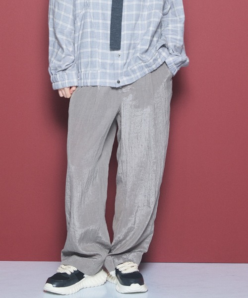 MAISON SPECIAL(メゾンスペシャル)の「《UNISEX》ドレープフィブリルプライムワイドワンタックスラックス/Drape Fibrillated Prime-Wide One-tuck Slacks【MAISON SPECIAL/メゾンスペシャル】■セットアップ対応■(スラックス・メンズ・ネイビー/ブラック/パープル/グレイッシュベージュ・0/1/2)」の3枚目の写真