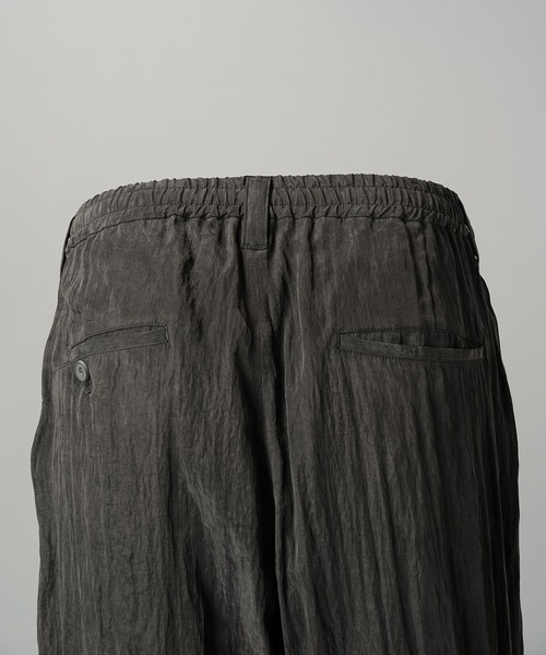 MAISON SPECIAL(メゾンスペシャル)の「《UNISEX》ドレープフィブリルプライムワイドワンタックスラックス/Drape Fibrillated Prime-Wide One-tuck Slacks【MAISON SPECIAL/メゾンスペシャル】■セットアップ対応■(スラックス・メンズ・ネイビー/ブラック/パープル/グレイッシュベージュ・0/1/2)」の15枚目の写真