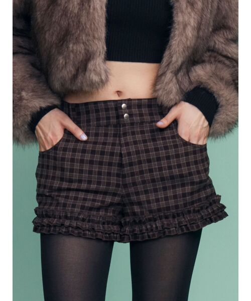 EMODA(エモダ)の「ヘムフリルショートパンツ(その他パンツ・レディース・ブラック/ブラウン/グレー・SMALL/MEDIUM)」の3枚目の写真