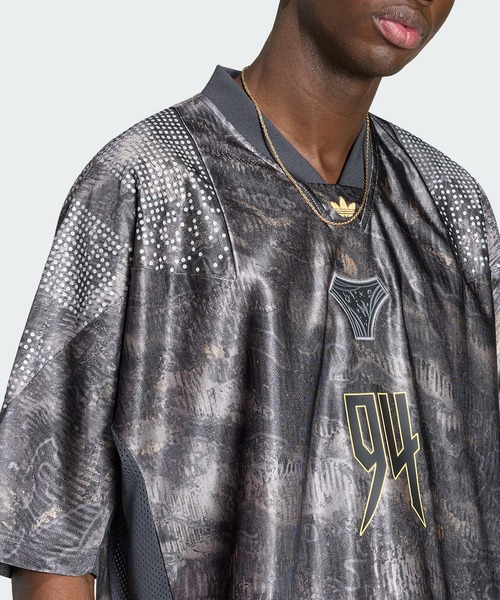 adidas(アディダス)の「ADILENIUM シーズン 5 EQT ジャージ / アディダスオリジナルス adidas Originals(Tシャツ/カットソー・メンズ・グレー・XX-LARGE/3XL/LARGE/MEDIUM/SMALL/X-LARGE)」の4枚目の写真