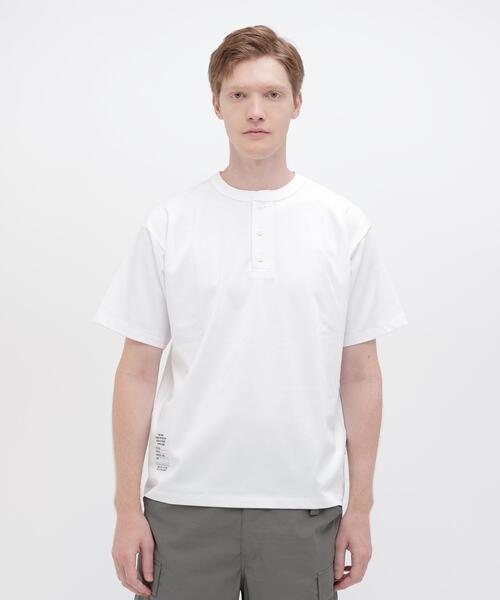 AVIREX(アヴィレックス)の「《URBAN GEAR》HEAT SHIELD HENLEY NECK T-SHIRT / アーバンギア ヒートシールド ヘンリーネック 半袖Tシャツ / AVIREX / アヴィレックス(Tシャツ/カットソー・メンズ・ホワイト/ブラック・MEDIUM/XX-LARGE/X-LARGE/LARGE)」の2枚目の写真