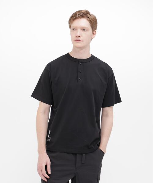 AVIREX(アヴィレックス)の「《URBAN GEAR》HEAT SHIELD HENLEY NECK T-SHIRT / アーバンギア ヒートシールド ヘンリーネック 半袖Tシャツ / AVIREX / アヴィレックス(Tシャツ/カットソー・メンズ・ホワイト/ブラック・MEDIUM/XX-LARGE/X-LARGE/LARGE)」の1枚目の写真
