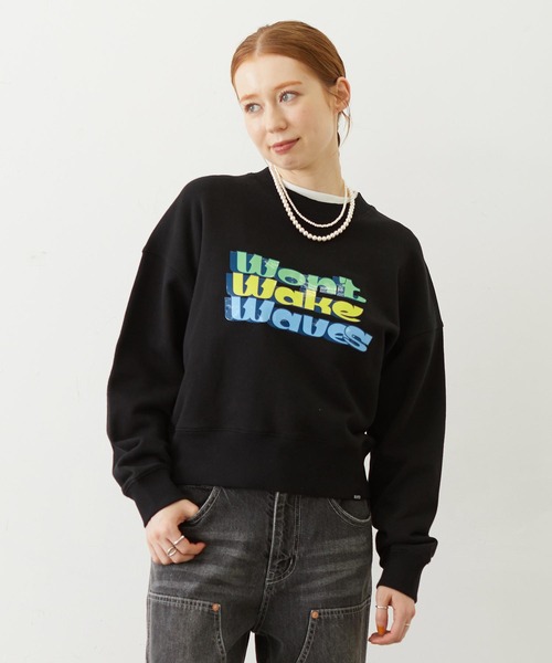 MILKFED.（ミルクフェド）の「THREE-TIERED LOGO CLEAR PRINT SHORT CREW SWEAT（スウェット・レディース・ライトブルー/ブラック/オフホワイト・S/M）」の3枚目の写真