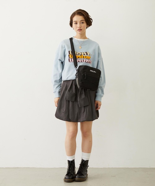 MILKFED.（ミルクフェド）の「THREE-TIERED LOGO CLEAR PRINT SHORT CREW SWEAT（スウェット・レディース・ライトブルー/ブラック/オフホワイト・S/M）」の19枚目の写真