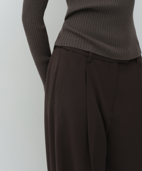 MUSINSA STANDARD WOMAN（ムシンサスタンダードウーマン）の「ウィメンズ ローウエスト ディープタック エクストラワイド ヒドゥンバンディング スラックス [ダークブラウン]（スラックス・レディース・その他・27/26/25/24/29/28/30）」の6枚目の写真