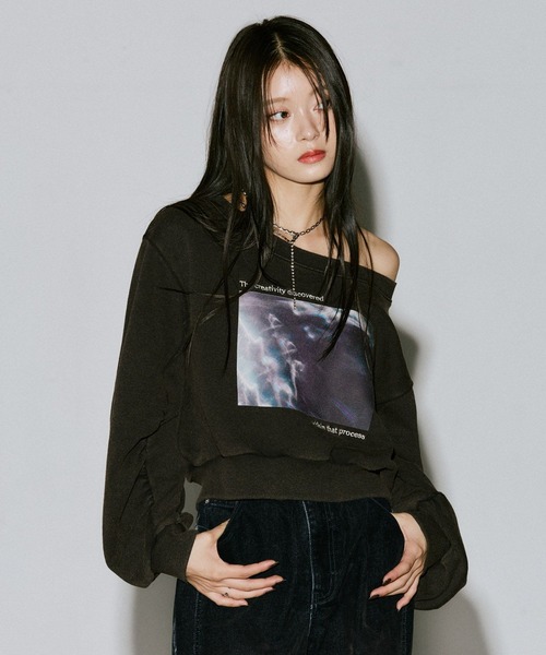 PAGEBOY(ページボーイ)の「フォトプリントショートスウェット(スウェット・レディース・チャコールグレー/グレー/ローズ・FREE)」の6枚目の写真
