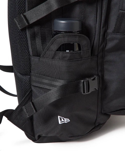 NEW ERA（ニューエラ）の「【NEW ERA】キャリアパック 35L 1680D NEW NE LOGO / ブラック [15121559]（バックパック/リュック・レディース・ブラック・フリー）」の11枚目の写真