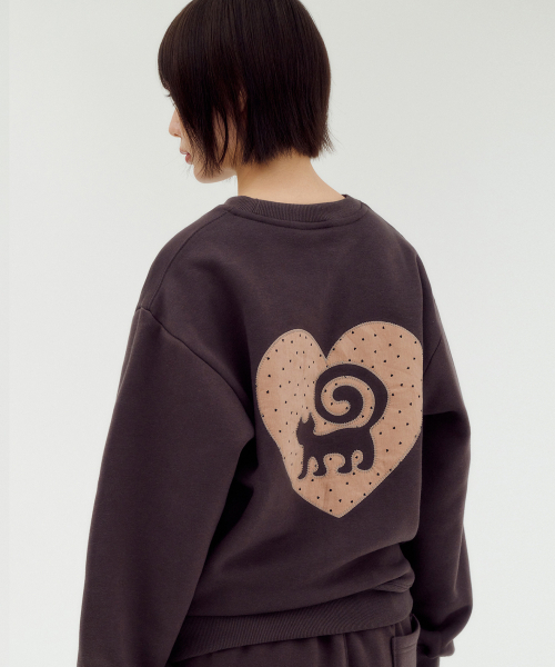 ambler(エムブラー)の「Warm Heart Cat アップリケ刺繍スウェットTシャツ AMM1412 (ダークブラウン)(スウェット・レディース・その他・SMALL/MEDIUM)」の1枚目の写真
