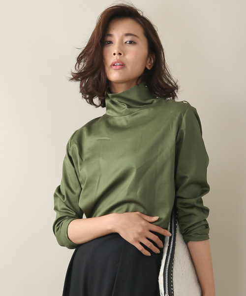 Abahouse Devinette（ドゥヴィネット）の「スイスコットンサテンブラウス（シャツ/ブラウス・レディース・カーキ/サックスブルー/ホワイト・2）」の3枚目の写真