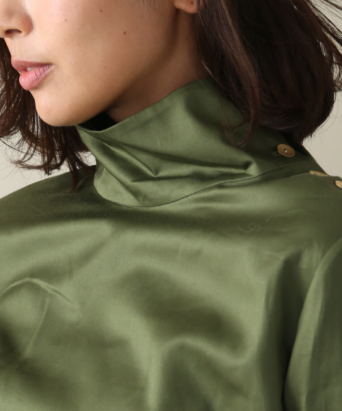 Abahouse Devinette（ドゥヴィネット）の「スイスコットンサテンブラウス（シャツ/ブラウス・レディース・カーキ/サックスブルー/ホワイト・2）」の7枚目の写真