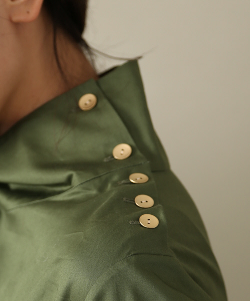 Abahouse Devinette（ドゥヴィネット）の「スイスコットンサテンブラウス（シャツ/ブラウス・レディース・カーキ/サックスブルー/ホワイト・2）」の11枚目の写真