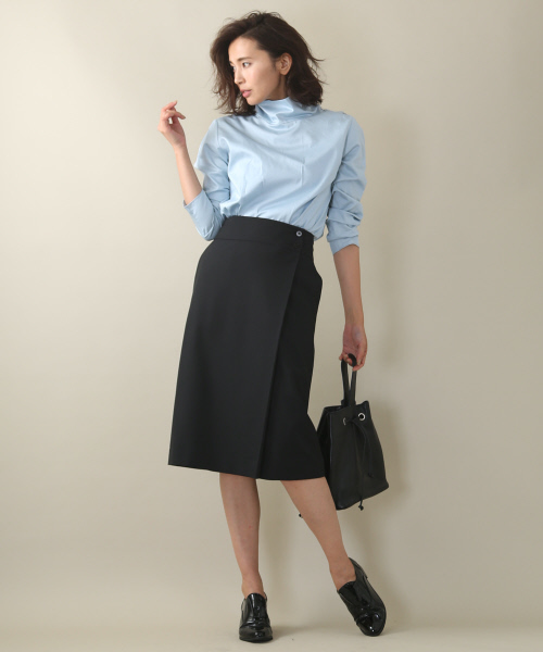 Abahouse Devinette（ドゥヴィネット）の「スイスコットンサテンブラウス（シャツ/ブラウス・レディース・カーキ/サックスブルー/ホワイト・2）」の15枚目の写真