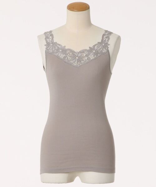 Tiara（ティアラ）の「Ott-Tricotフラワーレースタンクトップ（Tシャツ/カットソー・レディース・ブラック/ネイビー/ピンク/ラベンダー/グレー系その他/ホワイト×ネイビー/アクア/ホワイト/ホワイト×ブルー・FREE）」の5枚目の写真