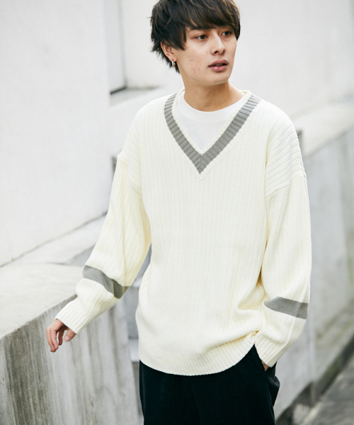 kutir(クティール)の「チルデン ビッグ ニットプルオーバー(ニット/セーター・メンズ・ブラック/ホワイト/ベージュ・MEDIUM/LARGE)」の2枚目の写真