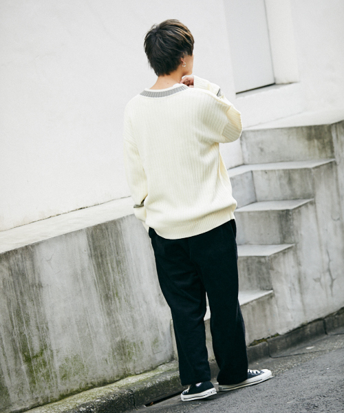 kutir(クティール)の「チルデン ビッグ ニットプルオーバー(ニット/セーター・メンズ・ブラック/ホワイト/ベージュ・MEDIUM/LARGE)」の6枚目の写真