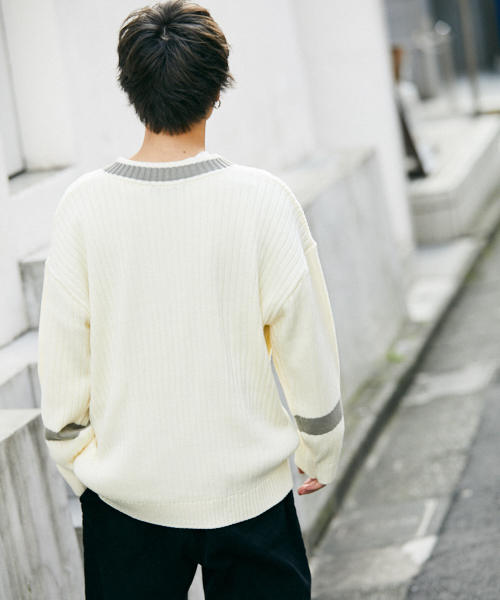 kutir(クティール)の「チルデン ビッグ ニットプルオーバー(ニット/セーター・メンズ・ブラック/ホワイト/ベージュ・MEDIUM/LARGE)」の8枚目の写真