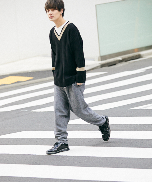 kutir(クティール)の「チルデン ビッグ ニットプルオーバー(ニット/セーター・メンズ・ブラック/ホワイト/ベージュ・MEDIUM/LARGE)」の10枚目の写真