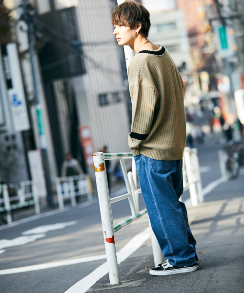 kutir(クティール)の「チルデン ビッグ ニットプルオーバー(ニット/セーター・メンズ・ブラック/ホワイト/ベージュ・MEDIUM/LARGE)」の22枚目の写真