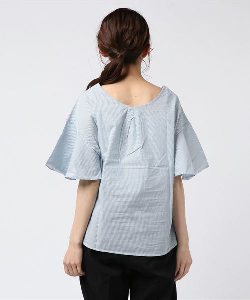 IGNIO(イグニオ)の「2WAYトップス(シャツ/ブラウス・レディース・ホワイト×ブルー/オフホワイト/ホワイト×ネイビー・M/XL/L)」の4枚目の写真