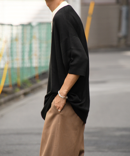 kutir（クティール）の「襟配色ニットポロ（ニット/セーター・メンズ・ブラック/ベージュ・MEDIUM/LARGE）」の7枚目の写真