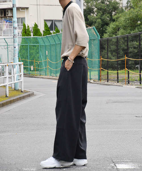 kutir（クティール）の「襟配色ニットポロ（ニット/セーター・メンズ・ブラック/ベージュ・MEDIUM/LARGE）」の11枚目の写真