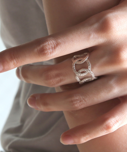 YArKA（ヤーカ）の「【YArKA/ヤーカ】silver925 Crumpled paper pattern ring [kusha3]/くしゃくしゃ紙模様リング シルバー925（リング・レディース・シルバー/ゴールド・#13/#9/#11）」の2枚目の写真