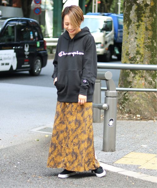 Champion(チャンピオン)の「【Champion / チャンピオン】pullover hooded sweat(パーカー・レディース・ホワイト/チャコールグレー/ブラック/レッド/イエロー・FREE)」の13枚目の写真