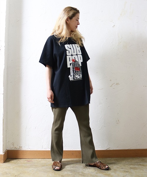 SUB POP（サブポップ）の「S/S PRINT TEE"INDIE SELL OUT" /ショートスリーブ プリント T ”インディー セルアウト”（Tシャツ/カットソー・メンズ・ブラック/ナチュラル・SMALL/MEDIUM/LARGE/X-LARGE）」の4枚目の写真