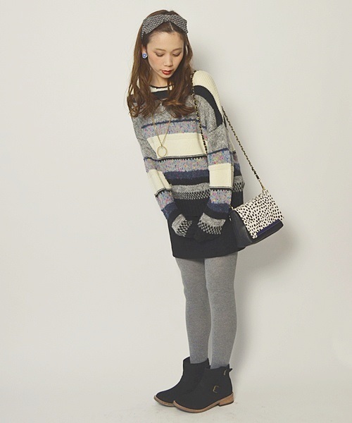 Khaju(カージュ)の「Khaju:カラフルボーダープルオーバー□(ニット/セーター・レディース・グレー/ブルー・ONE SIZE)」の7枚目の写真