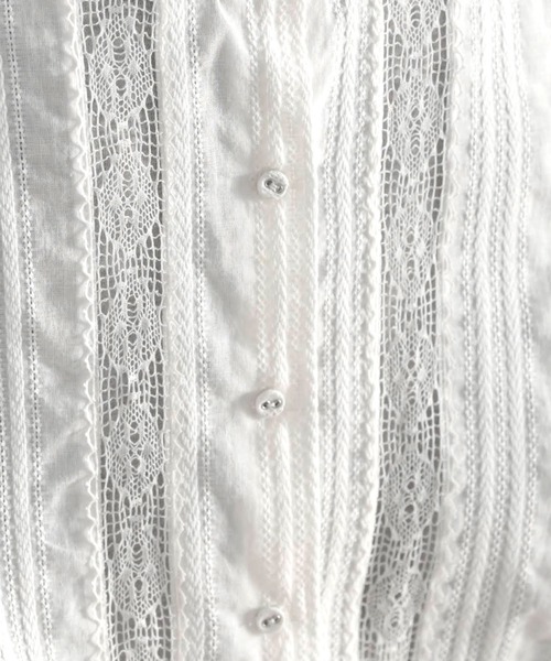 classicalelf（クラシカルエルフ）の「クラシカルで美しい。シアー素材感たっぷりな刺繍コットンレースの2Wayブラウス（シャツ/ブラウス・レディース・ブラック/ホワイト/グリーン・LARGE/X-LARGE/MEDIUM）」の5枚目の写真