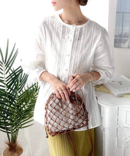 classicalelf（クラシカルエルフ）の「クラシカルで美しい。シアー素材感たっぷりな刺繍コットンレースの2Wayブラウス（シャツ/ブラウス・レディース・ブラック/ホワイト/グリーン・LARGE/X-LARGE/MEDIUM）」の16枚目の写真