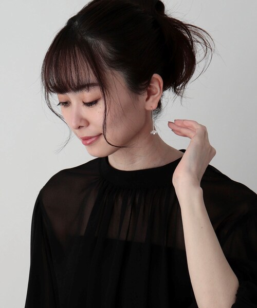 COCOSHNIK(ココシュニック)の「K10カラーストーン(クォーツ)変形ロックカット フックピアス(ピアス(両耳用)・レディース・チョコ・00)」の10枚目の写真