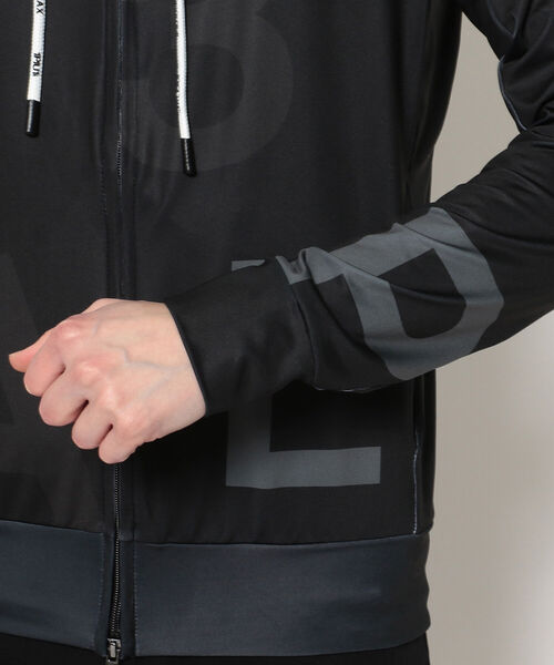 1piu1uguale3 RELAX（ウノピュウノウグァーレトレリラックス）の「1PIU1UGUALE3 RELAX/ウノピゥウノウグァーレトレ リラックス/ランダムロゴラッシュガードパーカー/USO-21012（パーカー・メンズ・ホワイト/ブラック・SMALL/MEDIUM/X-LARGE/LARGE）」の7枚目の写真